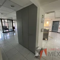 Lote 038 - Gabinete empotrado alto con 2 puertas color gris - Imagen 6