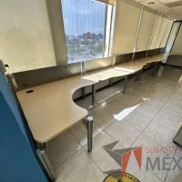 Lote 010 - Estación lineal para 6 personas con cubiertas color madera - Imagen 3