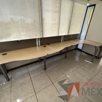Lote 010 - Estación lineal para 6 personas con cubiertas color madera - Imagen 7