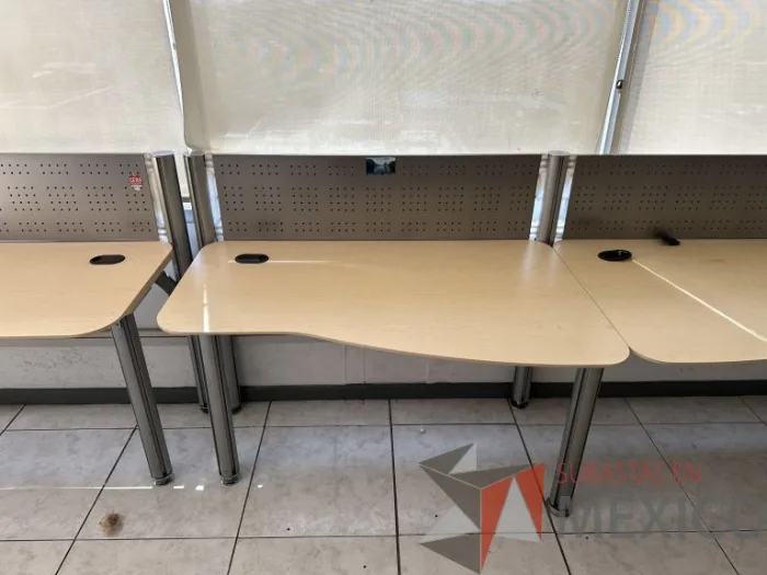 Lote 010 - Estación lineal para 6 personas con cubiertas color madera - Imagen 11
