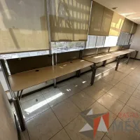 Lote 009 - Estación lineal para 4 personas con cubiertas color madera - Imagen 10