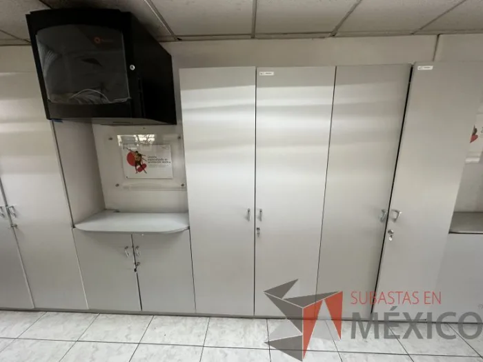 Lote 018 - Gabinete empotrado de 12 puertas color gris - Imagen 12