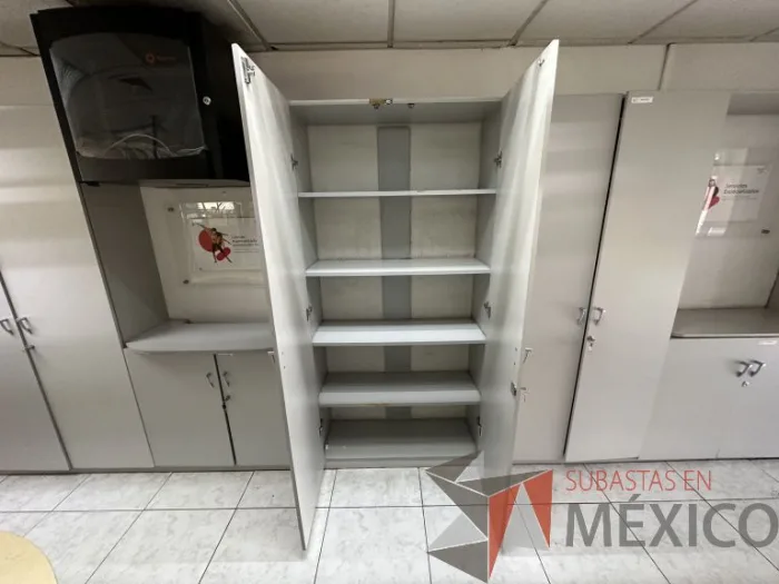 Lote 018 - Gabinete empotrado de 12 puertas color gris - Imagen 13