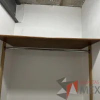 Lote 019 - Juego de 3 repisas con 1 tubo metálico empotrado - Imagen 4