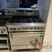 Lote 046 - Estufón con horno