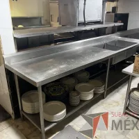 Lote 065 - Mesa de trabajo con 2 tinas