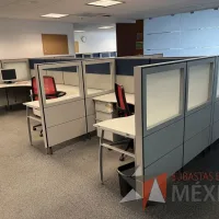 Lote 037 - Estación de trabajo para 6 personas de mampara alta con 6 archiveros verticales de 3 cajones - Imagen 6