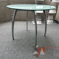 Lote 039 - Mesa de trabajo circular con base metálica y cubierta de vidrio - Imagen 4
