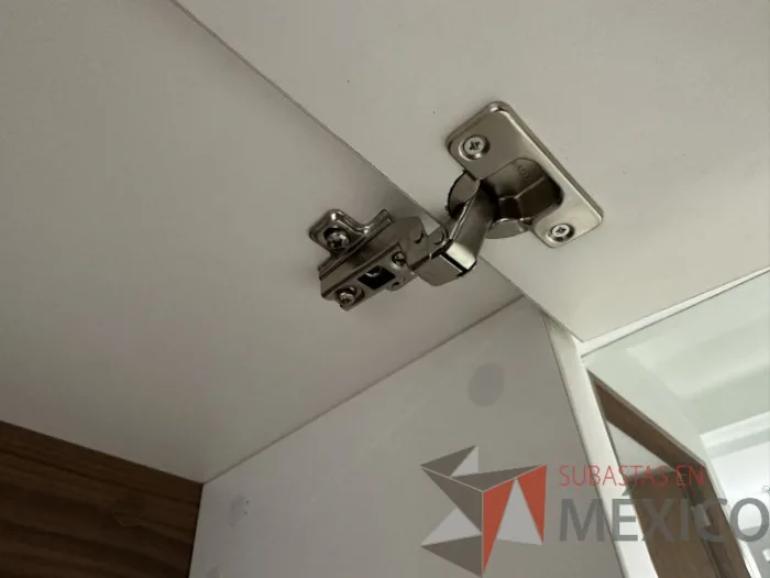 Lote 039 - Estación de trabajo para 1 persona con 1 gaveta y orificios para cable - Imagen 10