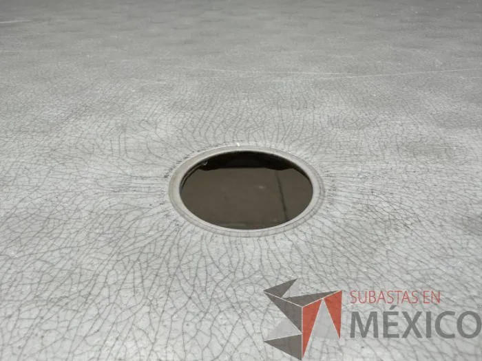 Lote 017 - Mesa rectangular con 2 bancas de plástico para terraza - Imagen 9