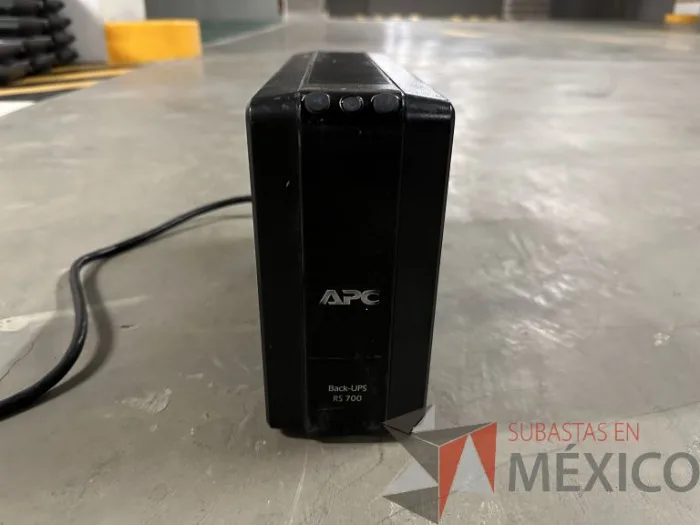 Lote 008 - UPS APC Modelo BR700G