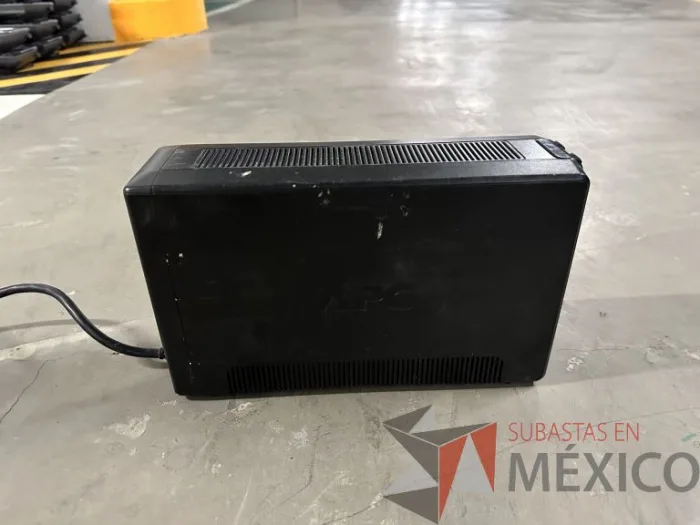 Lote 008 - UPS APC Modelo BR700G - Imagen 4