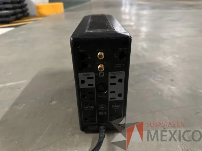Lote 008 - UPS APC Modelo BR700G - Imagen 3