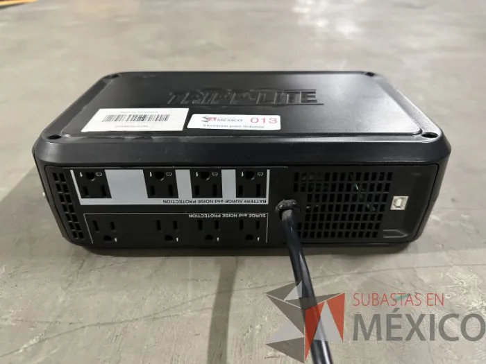 Lote 014 - UPS TRIPPLITE Modelo OMNI900LCD - Imagen 3
