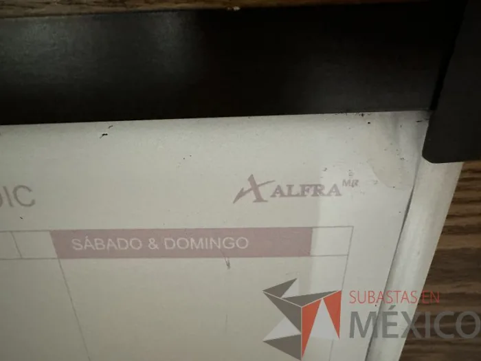 Lote 084 - 3 Pizarrones blancos - Imagen 5