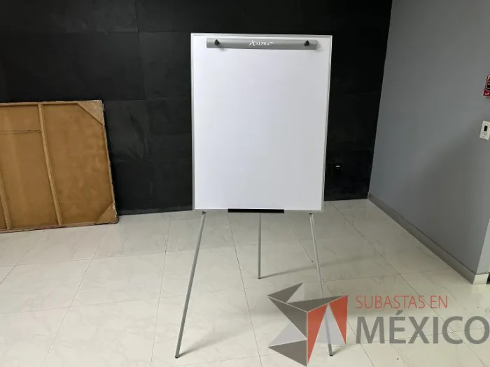 Lote 086 - Pizarrón con tripie - Imagen 3