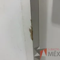 Lote 090 - Puerta de madera con marco - Imagen 3