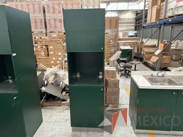 Lote 004 - Gabinete alto y 5 kits ajuste de altura - Imagen 10