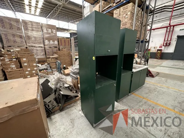 Lote 010 - Gabinete alto con 2 puertas y espacio para microondas - Imagen 4