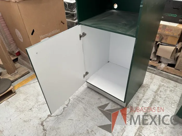 Lote 010 - Gabinete alto con 2 puertas y espacio para microondas - Imagen 8