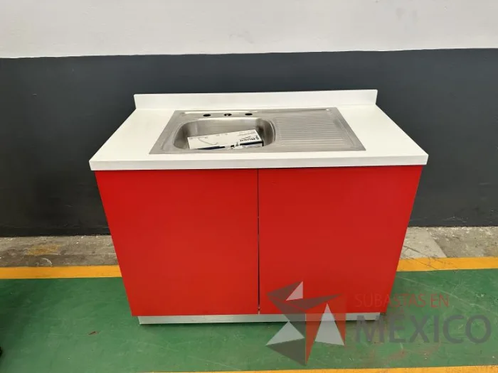 Lote 011 - Mueble con tarja de acero inoxidable con llaves