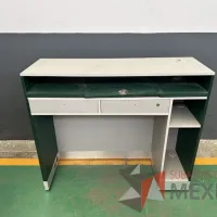 Lote 014 - Mesa de trabajo con 2 cajones, 1 entrepaño y cubierta color blanco