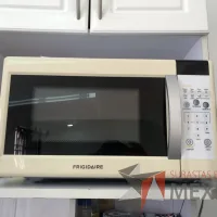 Lote 039 - Horno de microondas, FRIGIDAIRE, Modelo: FMX071D1PWM - Imagen 3