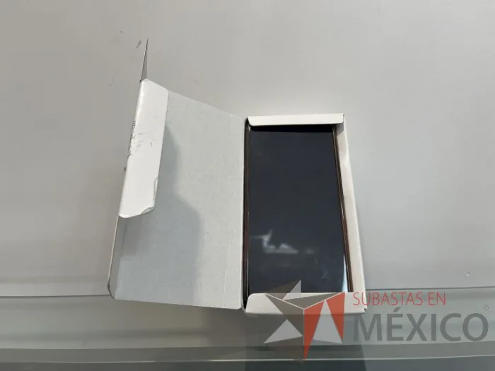 Lote 155 - 6 Teléfonos celulares diversas marcas y modelos - Imagen 4