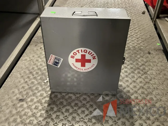 Lote 014 - 2 cajas para botiquin y 27 cajas metálicas color gris - Imagen 4