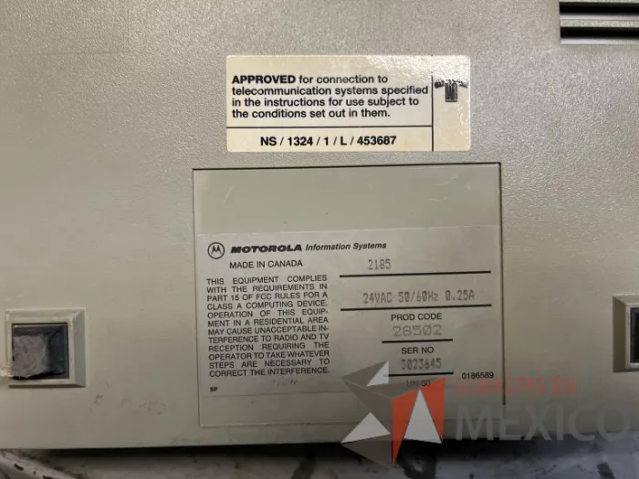 Lote 035 - 10 Modem, 63 Switch, Procesador de audio, 2 Chasis de comunicaciones y Gabinete metálico - Imagen 20