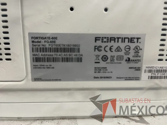 Lote 035 - 10 Modem, 63 Switch, Procesador de audio, 2 Chasis de comunicaciones y Gabinete metálico - Imagen 182