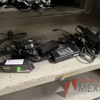 Lote 033 - 88 Artículos diversos