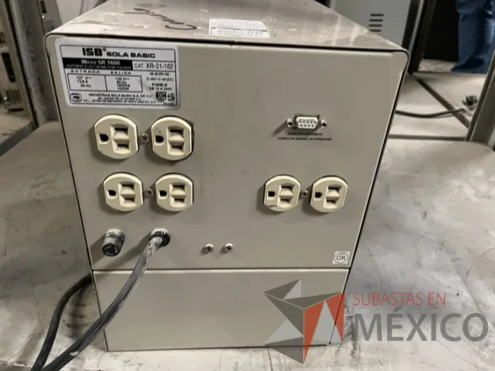 Lote 020 - 4 Reguladores de voltaje, 5 UPS y 1 Banco de baterias - Imagen 10