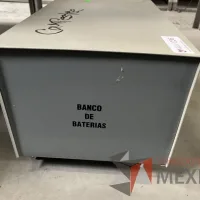 Lote 020 - 4 Reguladores de voltaje, 5 UPS y 1 Banco de baterias - Imagen 16
