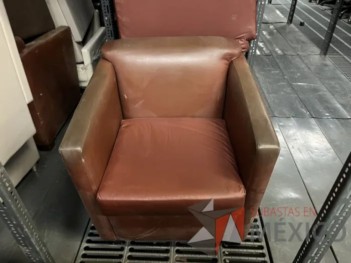 Lote 011 - 227 Sillón de 1 plaza color café - Imagen 4