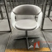 Lote 049 - 600 Sillas operativas con descansabrazos de diferentes modelos - Imagen 2