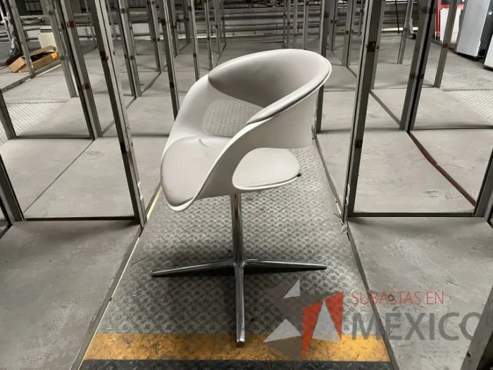 Lote 049 - 600 Sillas operativas con descansabrazos de diferentes modelos - Imagen 12