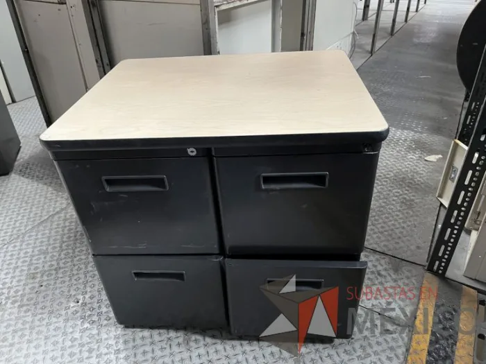 Lote 006 - 34 Archiveros de diferentes modelos, 5 Gabinetes y 4 Credenzas - Imagen 13