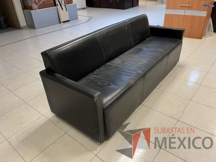 Lote 047 - 7 Sillones de 3 plazas de diferentes modelos y 2 Bancas de espera de 3 plazas - Imagen 8