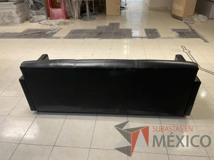Lote 047 - 7 Sillones de 3 plazas de diferentes modelos y 2 Bancas de espera de 3 plazas - Imagen 10