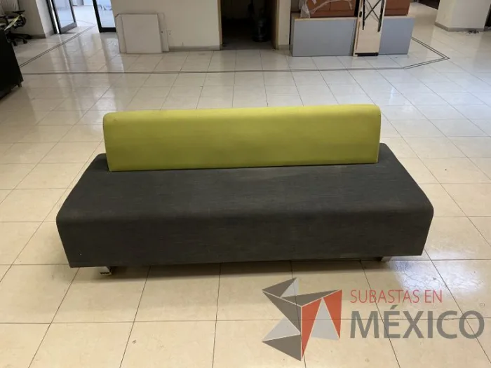 Lote 047 - 7 Sillones de 3 plazas de diferentes modelos y 2 Bancas de espera de 3 plazas - Imagen 14