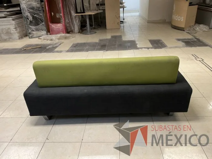 Lote 047 - 7 Sillones de 3 plazas de diferentes modelos y 2 Bancas de espera de 3 plazas - Imagen 16