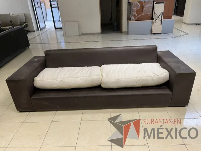 Lote 047 - 7 Sillones de 3 plazas de diferentes modelos y 2 Bancas de espera de 3 plazas - Imagen 17