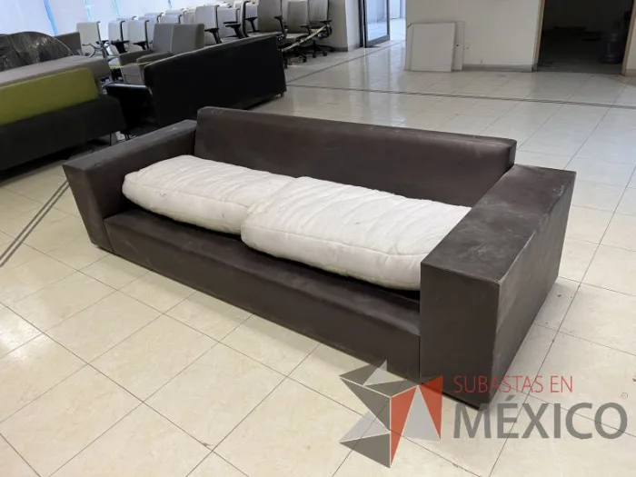 Lote 047 - 7 Sillones de 3 plazas de diferentes modelos y 2 Bancas de espera de 3 plazas - Imagen 18