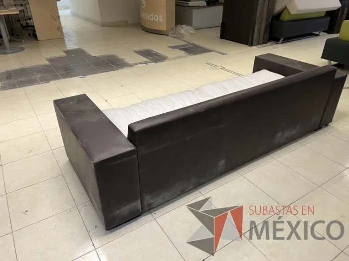 Lote 047 - 7 Sillones de 3 plazas de diferentes modelos y 2 Bancas de espera de 3 plazas - Imagen 20