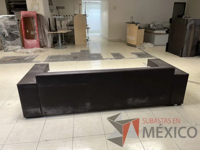 Lote 047 - 7 Sillones de 3 plazas de diferentes modelos y 2 Bancas de espera de 3 plazas - Imagen 21