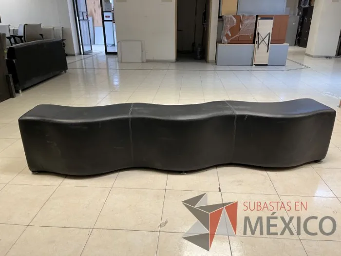 Lote 047 - 7 Sillones de 3 plazas de diferentes modelos y 2 Bancas de espera de 3 plazas - Imagen 25
