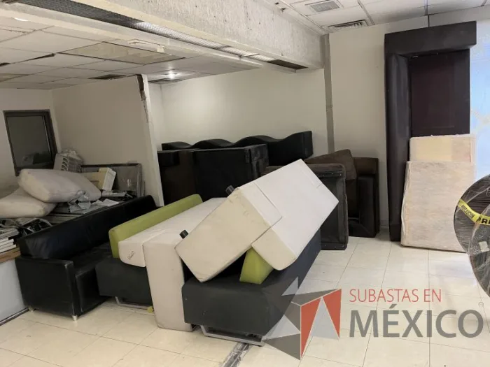 Lote 047 - 7 Sillones de 3 plazas de diferentes modelos y 2 Bancas de espera de 3 plazas - Imagen 29