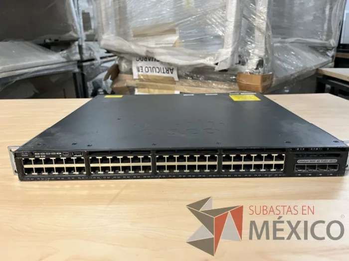 Lote 035 - 10 Modem, 63 Switch, Procesador de audio, 2 Chasis de comunicaciones y Gabinete metálico - Imagen 52