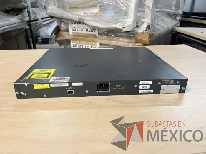 Lote 035 - 10 Modem, 63 Switch, Procesador de audio, 2 Chasis de comunicaciones y Gabinete metálico - Imagen 71